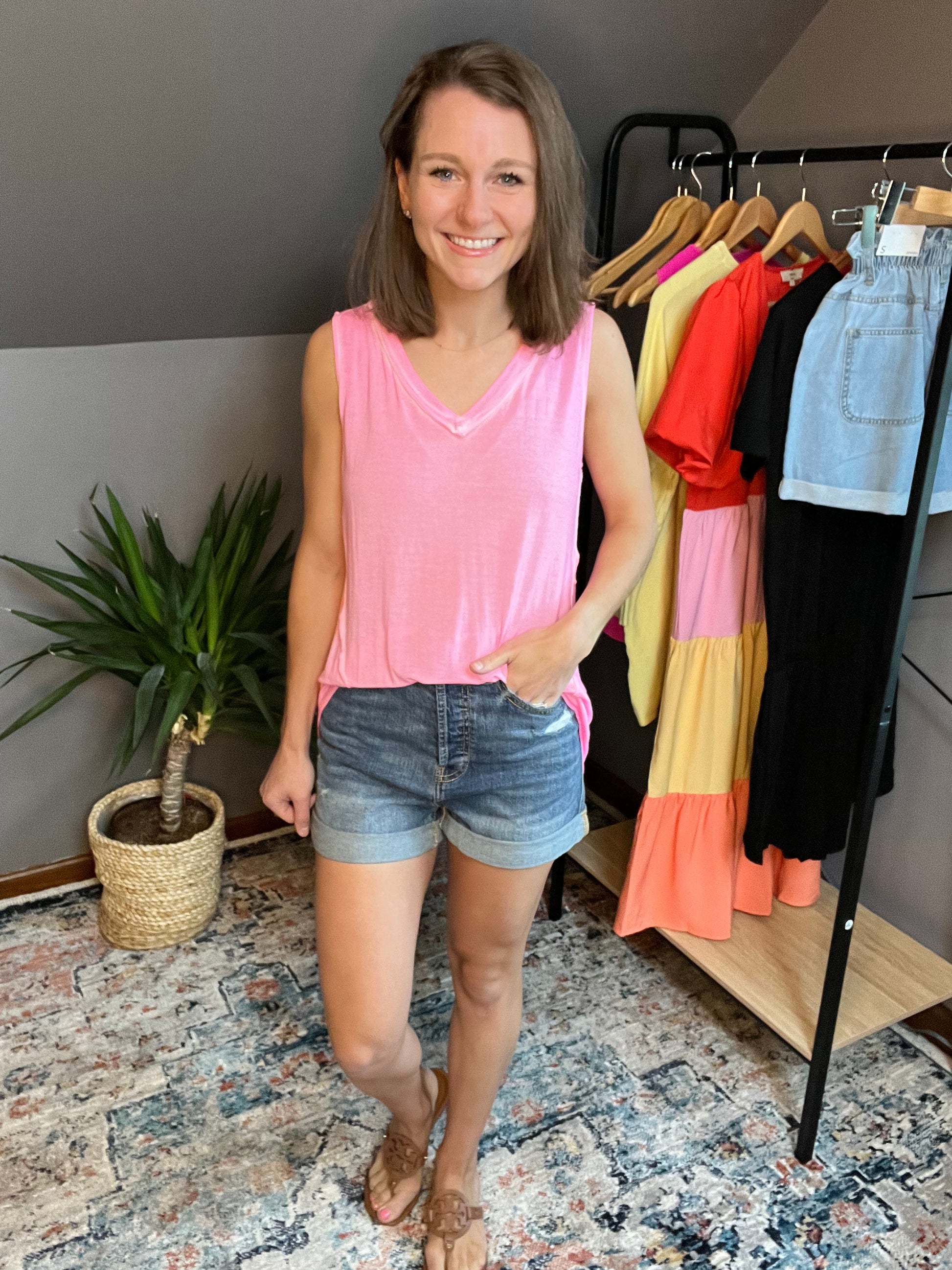 light washed zenana tank in fuchsia paired with the olivia high rise shorts